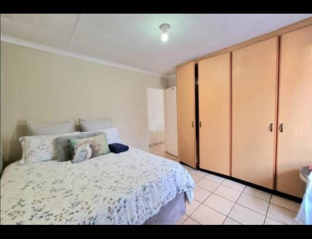 2 BEDROOM TOWNHOUSE FOR SALE IN VELD EN VLEI